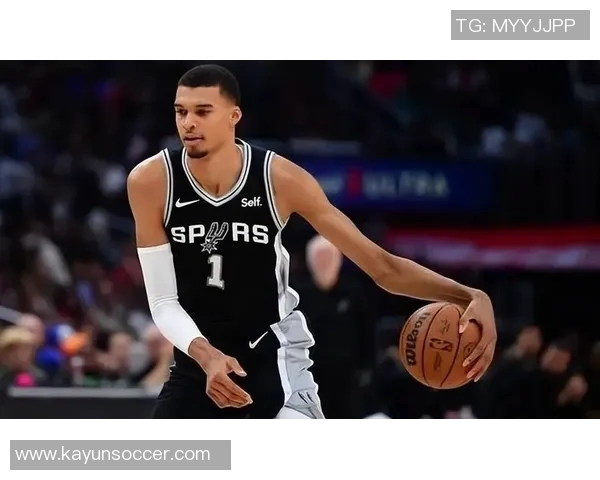 文班亚马首节表现不佳4次失误被断球反击仅得7分4篮板2助攻 文班亚马首节表现不佳4次失误被断球反击仅得7分4篮板2助攻