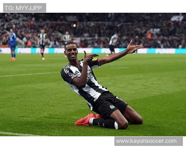 赫斯基强调伊萨克在进球乏力时应提升体能以更好地为球队贡献