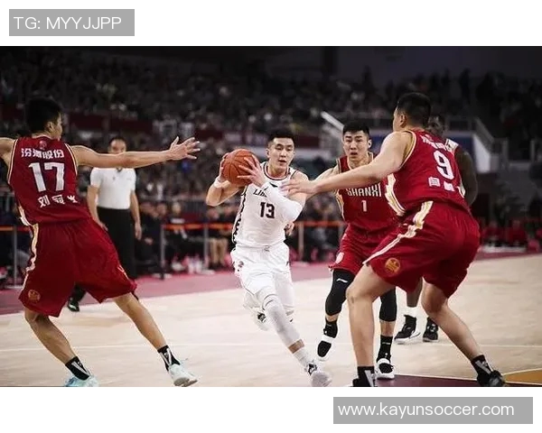 文班通过减少三分出手提升效率目标更多冲击篮筐实现进攻多样化