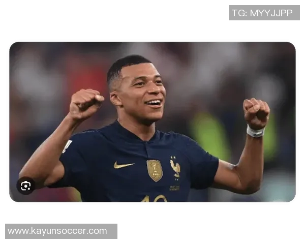 姆巴佩突入禁区遭对方侵犯却未获裁判判罚引发争议