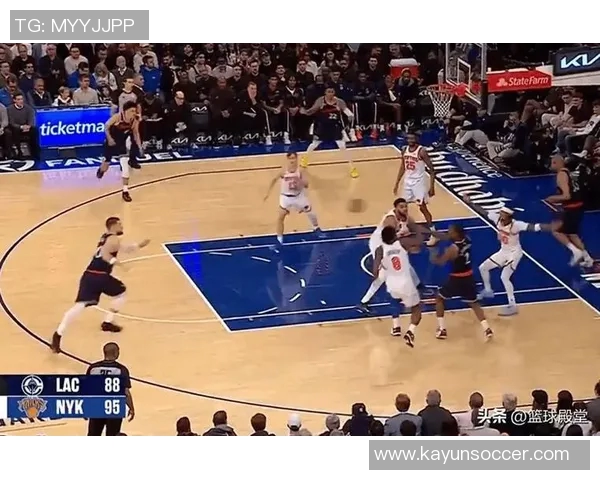 泰伦卢赞尼德豪泽拼劲十足能量满满抢板盖帽表现出色贡献六个进攻篮板