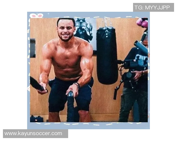 美媒称库里独自成就辉煌多次夺冠的控卫传奇 美媒称库里独自成就辉煌多次夺冠的控卫传奇