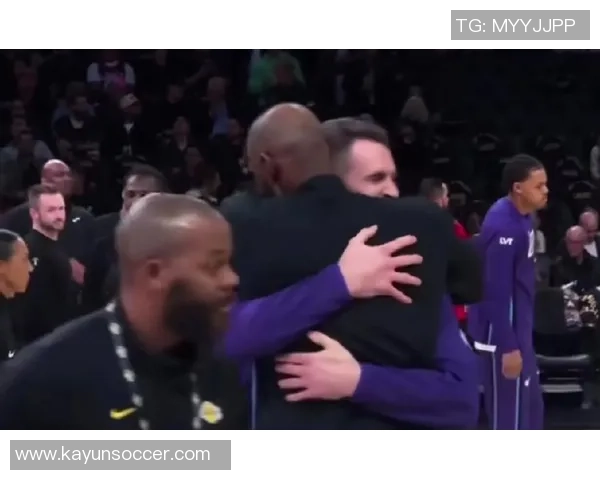 乐福幽默回应被勒布朗训斥的感受称至今仍会被他吼