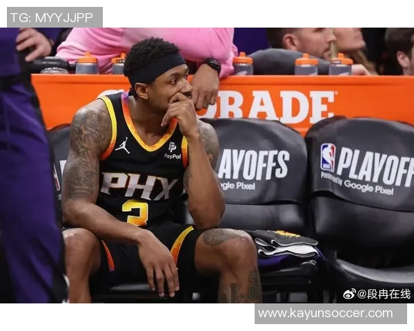 布克全力以赴砍下38分却难救主球队失利表现令人心疼