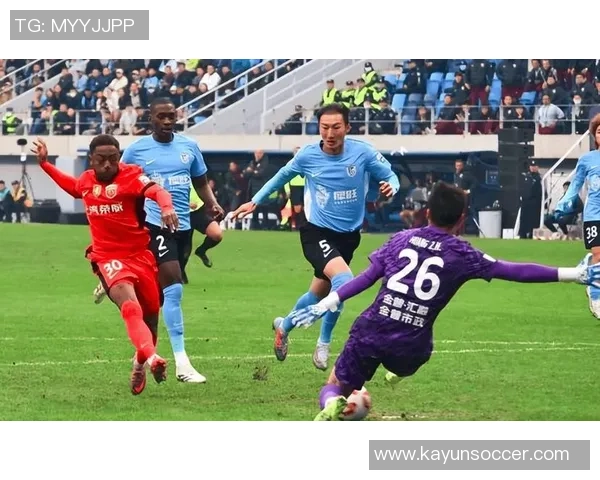 海港夺冠冷清引发关注地方赛事热度超中超令人唏嘘 海港夺冠冷清引发关注地方赛事热度超中超令人唏嘘